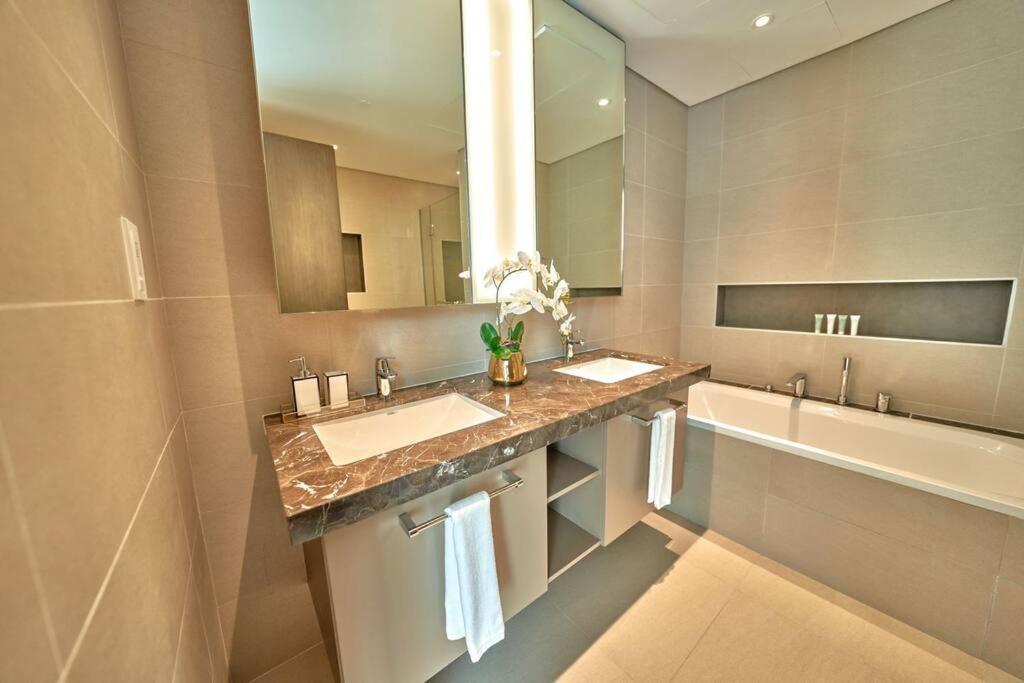 Magnificent Lux 2 Bedroom With Incredible Skyline View Appartement Dubai