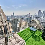 Magnificent Lux 2 Bedroom With Incredible Skyline View