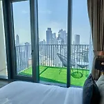 Magnificent Lux 2 Bedroom With Incredible Skyline View